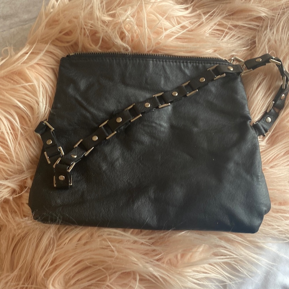 Wilson’s Leather Maxima black purse